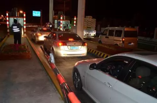 假期高速行駛攻略，看一遍絕對平安！