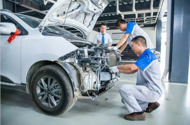 驚天秘聞: 開車去4S店做保養(yǎng)要花多少錢？