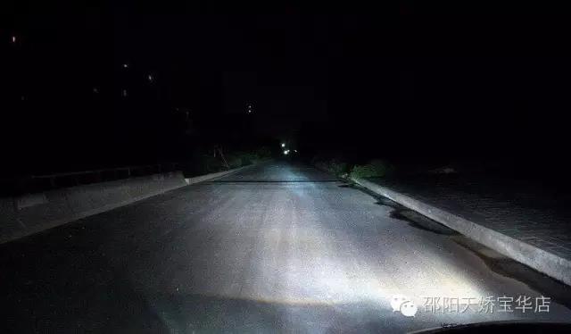 尤其是改過氙氣大燈的車主們，定期檢查電路，檢查火花塞是否積碳老化，這是很有必要的！