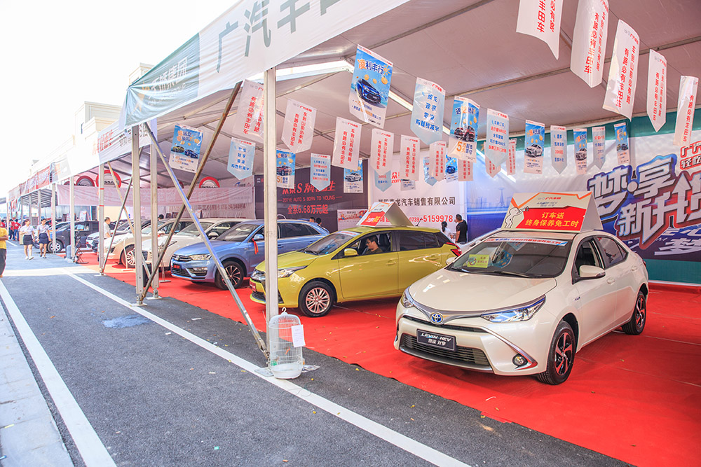 【車展第一天】遇到那個TA，放棄蘋果8......