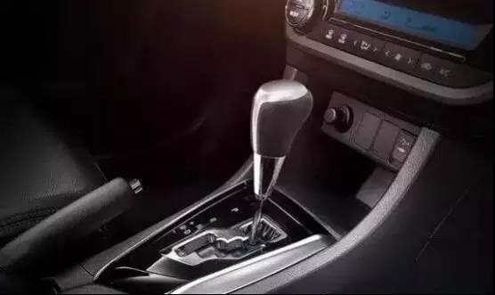 自動(dòng)擋這么開(kāi)，跟自我毀車(chē)沒(méi)啥兩樣！