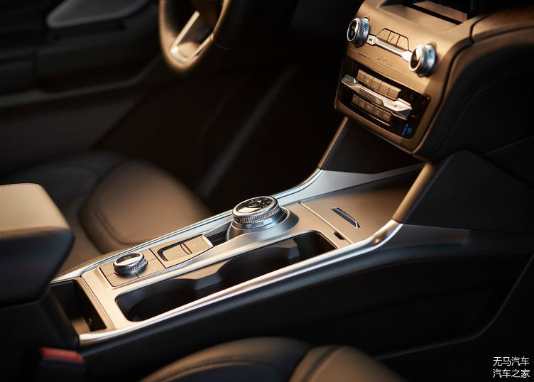 全新一代福特探險(xiǎn)者官圖發(fā)布！依舊是大家的硬派之選！