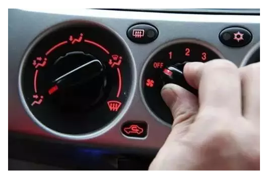 先熄火還是先關空調？很多人都不知道，做錯后果很嚴重！