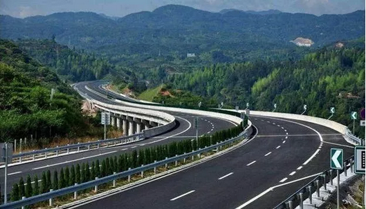 定速巡航可以解放右腳，但你真的會用嗎？