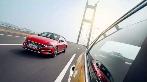 【安全駕駛】冬季開窗除霧冷颼颼，車窗起霧如何破？