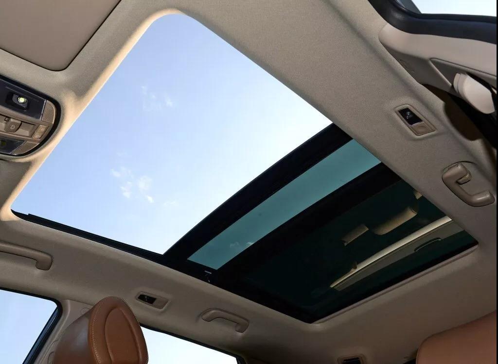 汽車內(nèi)頂棚臟了，如何清理？