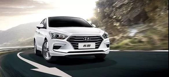 【愛(ài)車(chē)保養(yǎng)】下雨=洗車(chē)？！錯(cuò)！雨水毀車(chē)知多少！