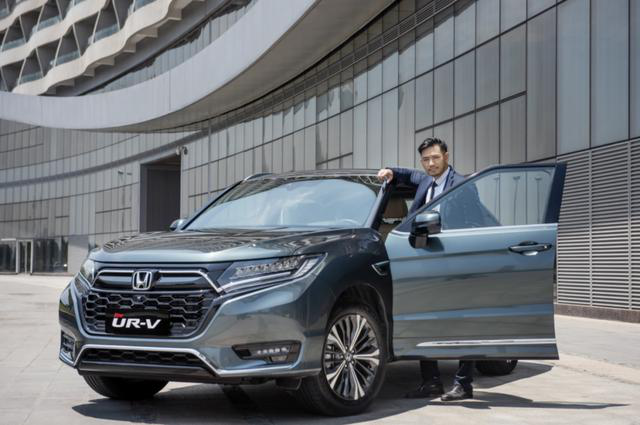 當(dāng)新中產(chǎn)遇上全新UR-V，精致生活由此開(kāi)啟