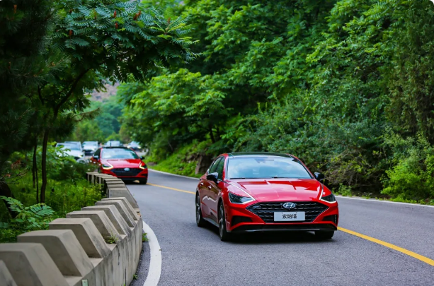 魅力迸發(fā)，實(shí)力&偶像