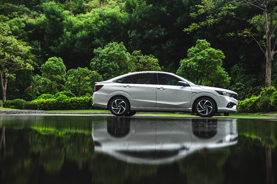 媒體視角丨擁抱混動時代，從一輛享域銳·混動開始