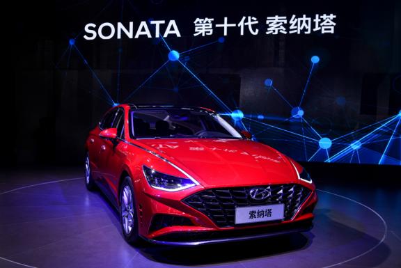 天生出色 | 生于烈焰，當(dāng)紅不讓