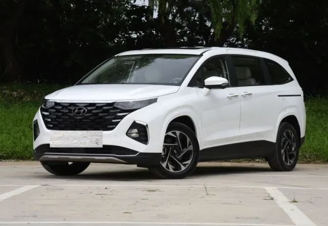 還看啥傳祺M8，現(xiàn)代庫斯途2.0T動力，16.98萬起，軸距超3米